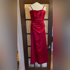 DaVinci Bridesmaid Dress, crimson, sz 4 - removable straps